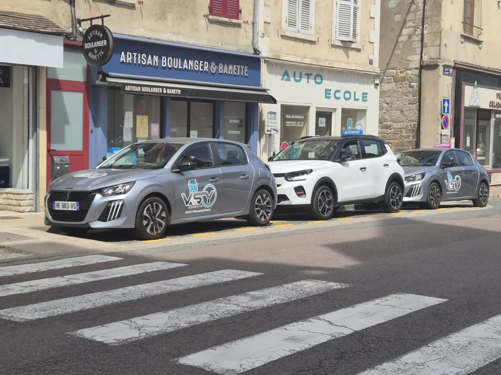 Photo des voitures de l'auto-école VsY Conduite